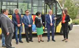 Autobuz nou pentru deplasarea elevilor din Truşeni spre capitală