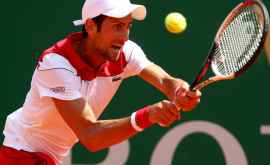 Novak Djokovic şia schimbat racheta şi speră la mai multe victorii