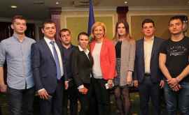 Ирина Влах встретилась в СанктПетербурге с группой молдавских студентов