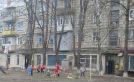 Жильцы дома в центре Кишинева жалуются на соседей