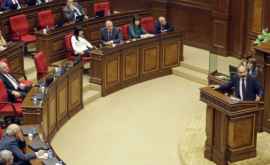Parlamentul Armeniei va organiza noi alegeri pentru funcţia de premier