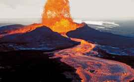Vulcanul din Hawaii a erupt din nou determinînd noi evacuări