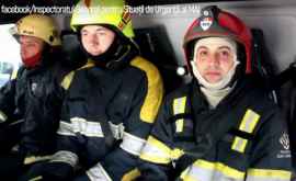 Pompierii salvatorii și angajații SMURD au răspuns provocării de a purta centura de siguranţă