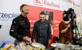 video În premieră la Chișinău Zeci de gurmanzi au venit la showul culinar al renumitului bucătar BBC Alan Coxon la standul Kaufland