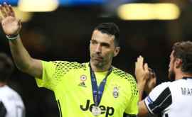 E oficial Buffon părăseşte Juventus