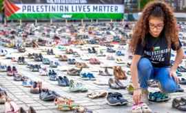 Protest cu pantofi în faţa Consiliului European de la Bruxelles VIDEO