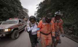 В результате извержения вулкана в Гватемале погибли люди