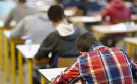 Absolvenții de gimnaziu susțin astăzi examenul la matematică