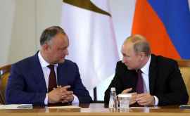Dodon la felicitat pe Putin cu ocazia Zilei Rusiei