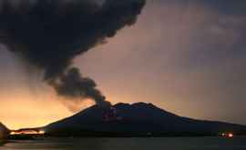 Возле японской АЭС проснулся вулкан