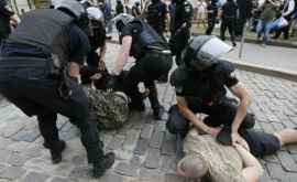 Protest violent la Kiev cîţiva manifestanţi au fost răniţi