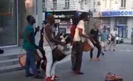 Muzica unor tineri de culoare nu a fost pe placul protestatarilor VIDEO 