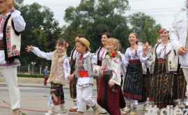 В Молдове отмечают Национальный день народного костюма