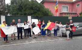 Moldovenii din diaspora sau solidarizat cu manifestanții din Chișinău