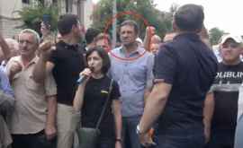 Майю Санду на протестах сопровождает любимый телохранитель Филата