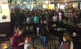Mii de turişti au rămas blocaţi pe aeroportul din Kiev mai bine de 30 de ore