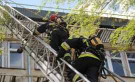 Пожарные спасли 65летнюю женщину из задымленной квартиры ВИДЕО 