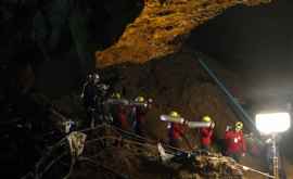 Подростки в пещере Таиланда спасатели надеются освободить детей до начала дождей