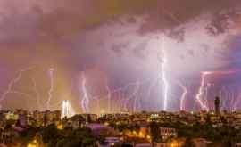 На Бухарест обрушилась сильная буря