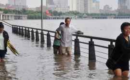 Inundaţiile fac ravagii în China mii de locuitori evacuaţi