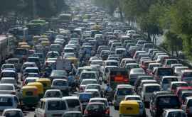 Flux majorat de transport pe unele străzi ale capitalei 