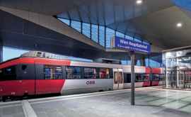 Пассажиров венского метро снабдили бесплатными дезодорантами