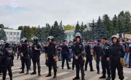 Protest la Ungheni zeci de poliţişti au împînzit oraşul