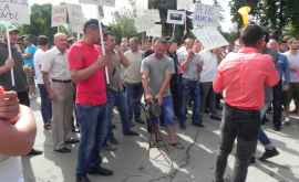 В Унгенах освистали участников акции протеста правой оппозиции