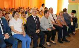 Elevii din Dubăsari sau întîlnit cu guvernatorul regiunii Vladimir FOTO