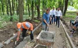 Строительство тротуара в парке Бутояш завершится в середине августа