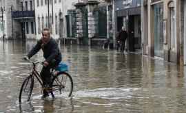 Франция от жары до наводнений ВИДЕО