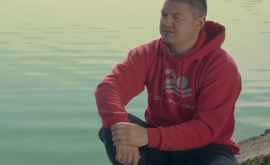 A fost lansat filmul despre moldoveanul care a reușit să străbată în înot cele 7 strîmtori ale lumii