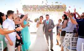 Невеста танцевала на свадьбе сломала обе ноги ФОТО