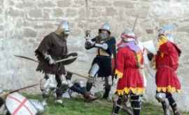 Luptă medievală cu săbii la Soroca