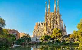 Anul în care va fi restaurată complet Sagrada Familia Un lift îi va duce pe vizitatori în vîrf