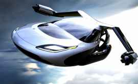 Prima mașină zburătoare din lume ar putea fi lansată pe piață peste cîteva zile VIDEO 