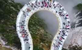 Un pod din sticlă cu efecte speciale a apărut în China VIDEO 