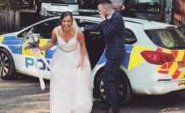 Новобрачные поехали на собственную свадьбу в сопровождении полиции
