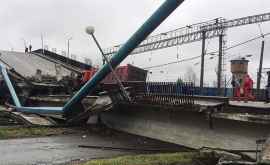 Rusia Momentul prăbușirii unui pod peste calea ferată surpins de camerele video