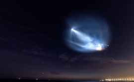 Ракета Илона Маска в ночном небе Калифорнии Фото и видео очевидцев ФОТОВИДЕО