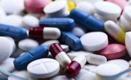 Tot mai mulţi moldoveni au reacţii adverse după administrarea medicamentelor