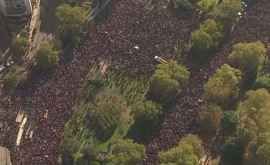 Сотни тысяч человек вышли на акцию протеста в Лондоне