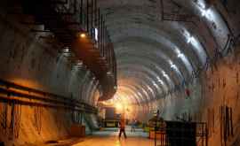 В Китае открыт самый глубокий в стране подводный тоннель метро