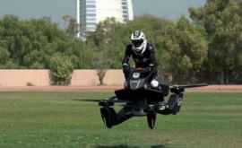 Полиция Дубая приступила к тренировочным полетам на летающих мотоциклах