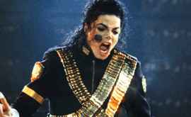 Jacheta lui Michael Jackson vîndută la un preţ record
