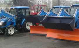 На улицах Кишинева появятся современные снегоуборочные тракторы