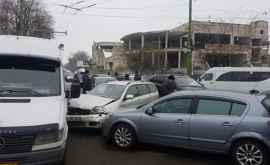 Серьезное ДТП в столице столкнулись четыре автомобиля ФОТО