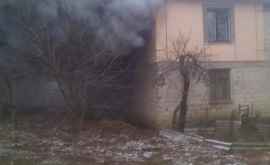 Un incendiu puternic a izbucnit în această dimineață în Leova