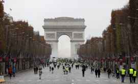 Макрон оценил нанесённый Триумфальной арке в Париже ущерб