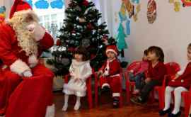 В детских садах начался сбор денег на зарплату Деду Морозу